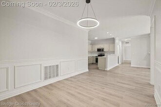 5685 Twin Oaks Dr, Unit 164 in Sterling Heights, MI - Foto de edificio - Building Photo