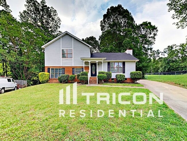 property at 5801 Leaf Ct