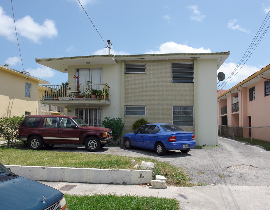 1332 SW 2nd St in Miami, FL - Building Photo