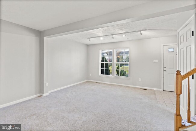 5030 Finsbury Rd in Rosedale, MD - Building Photo - Building Photo