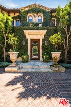 1550 Amalfi Dr in Los Angeles, CA - Building Photo - Building Photo