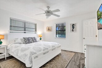 107 N Swinton Cir in Delray Beach, FL - Building Photo - Building Photo