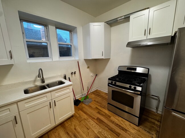 3248 W 25th St, Unit 2 in Chicago, IL - Building Photo - Building Photo