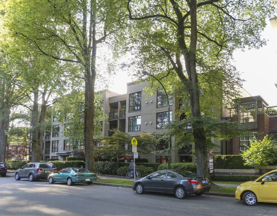 The 10th Ave in Vancouver, BC - Building Photo
