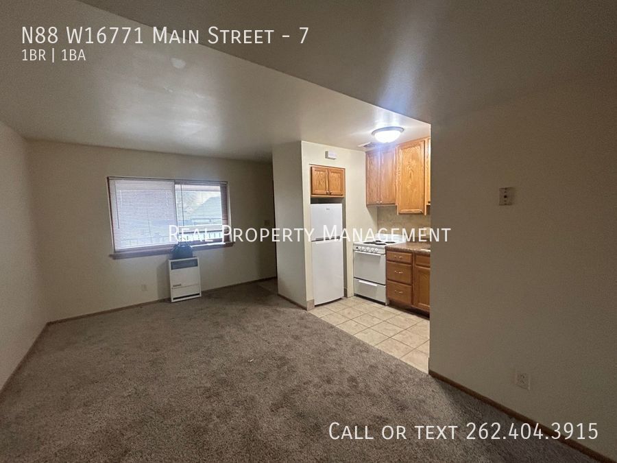 N88W16771-W16771 Main St in Menomonee Falls, WI - Building Photo