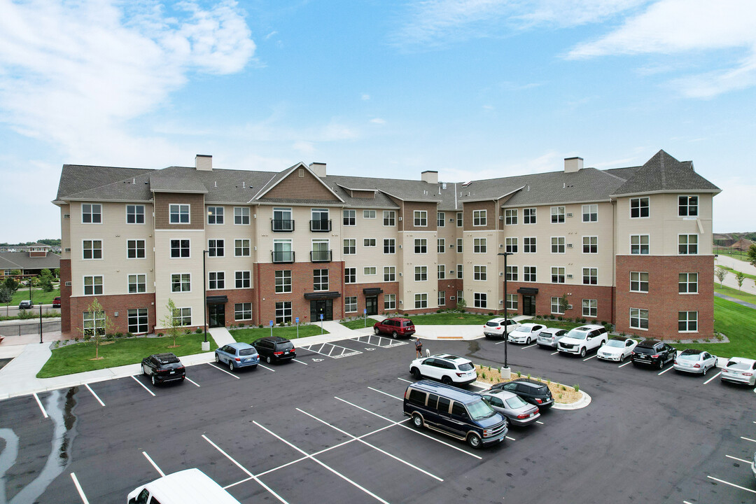 Bottineau Ridge Phase 3 in Maple Grove, MN - Foto de edificio