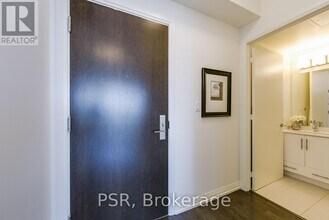 460-1460 Adelaide St E in Toronto, ON - Building Photo - Building Photo