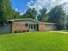 2309 Bayou Dr in League City, TX - Building Photo - Building Photo