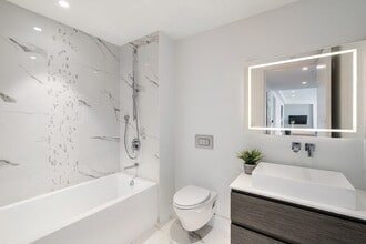 69 Walnut St, Unit 2 in Brookline, MA - Building Photo - Building Photo