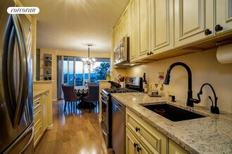 4455-4465 Douglas Ave in Bronx, NY - Foto de edificio - Building Photo