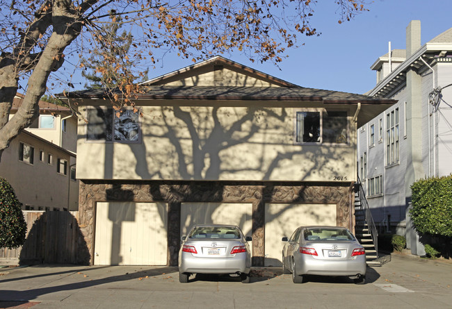 2015 Central Ave in Alameda, CA - Foto de edificio - Building Photo