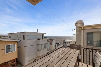 333 21st Pl in Manhattan Beach, CA - Building Photo - Building Photo