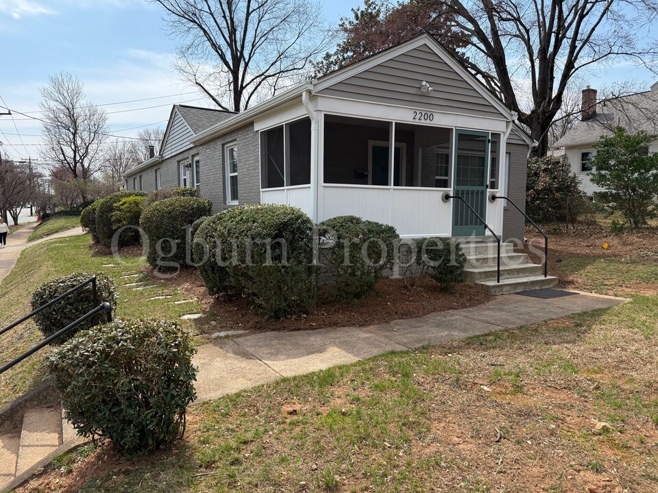 2200 Queen St in Winston-Salem, NC - Building Photo