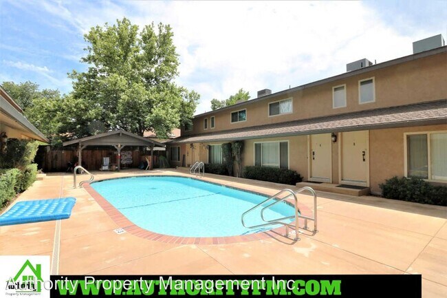 915 West St in Redding, CA - Building Photo - Building Photo