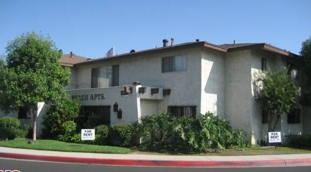 Beach Apartments in Bellflower, CA - Building Photo - Building Photo