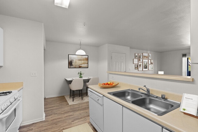 Zephyr Pointe in Reno, NV - Building Photo - Building Photo