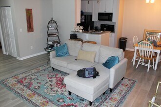 277 Alexandra Drive, Unit 4 in Mount Pleasant, SC - Foto de edificio - Building Photo