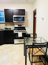 1835 Sigel St photo'