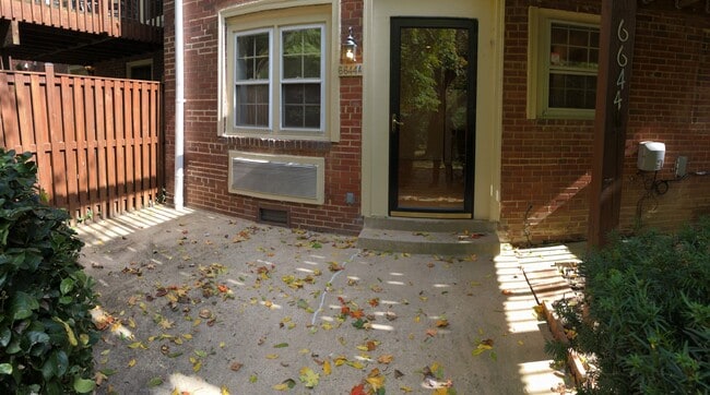 6644 Hillandale Rd in Bethesda, MD - Building Photo - Building Photo
