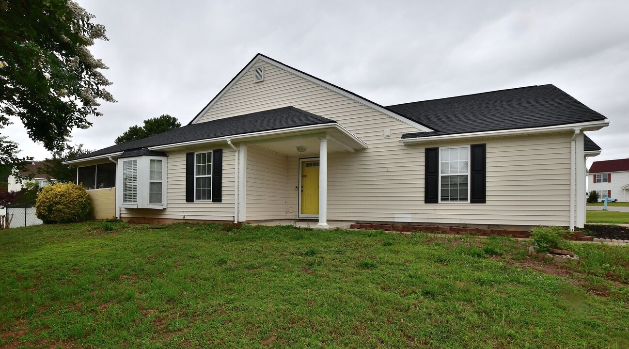 496 Carnation Ct in Rocky Mount, NC - Building Photo