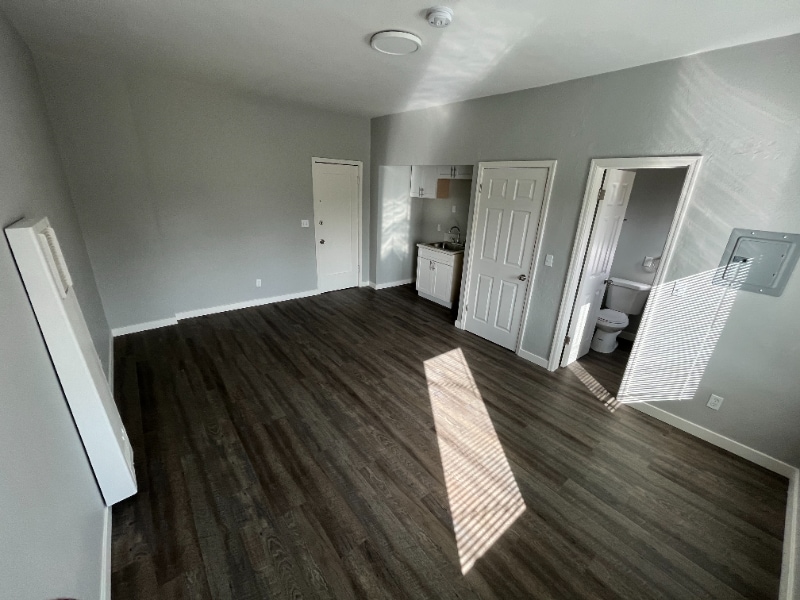 1140 E Elk Ave in Glendale, CA - Building Photo