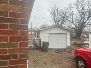 403 Lincoln Dr in Fredericktown, MO - Building Photo - Building Photo