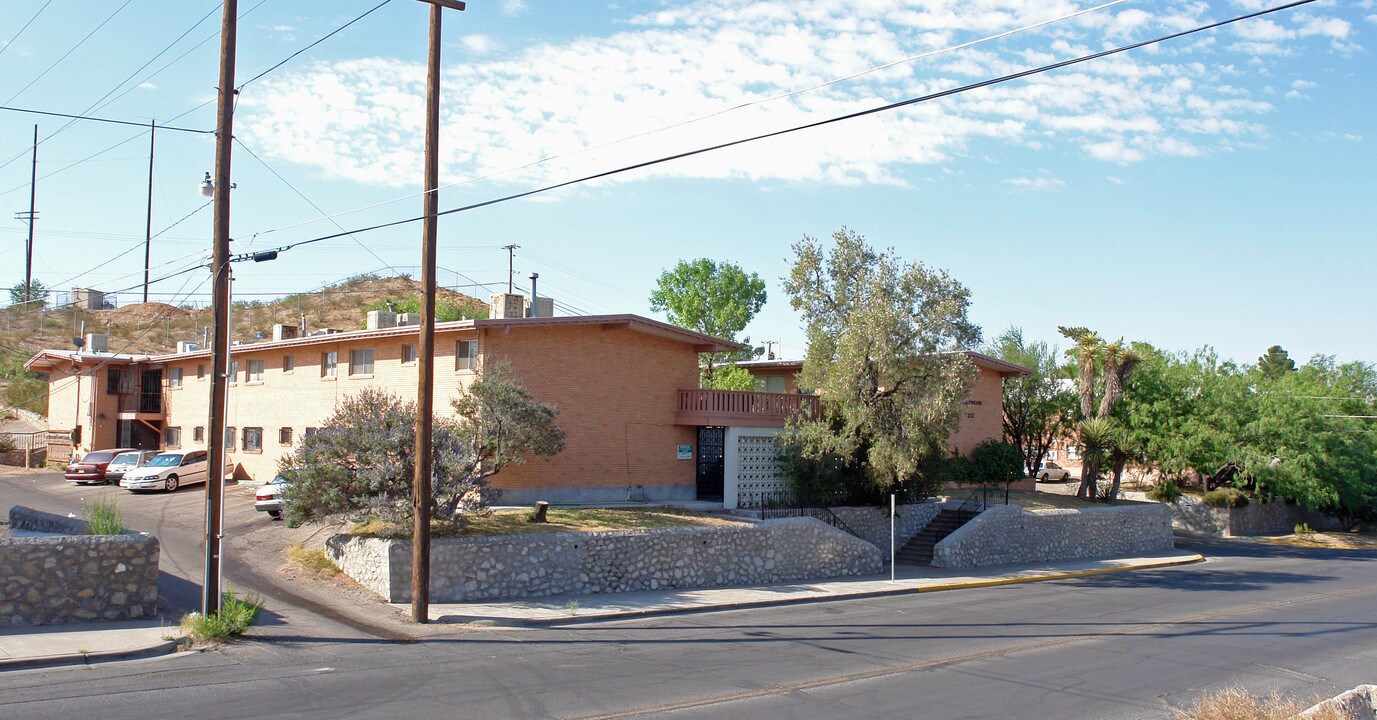 212 W Schuster Ave in El Paso, TX - Foto de edificio