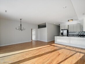 2225 W Wabansia Ave in Chicago, IL - Building Photo - Building Photo