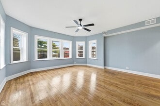 7824 S Euclid Ave, Unit 1 in Chicago, IL - Foto de edificio - Building Photo