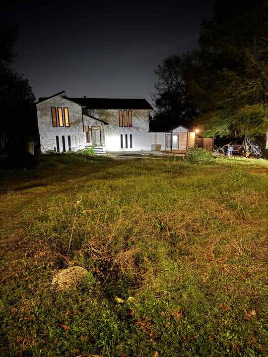 23497 Fairlake Ln in Huffman, TX - Building Photo