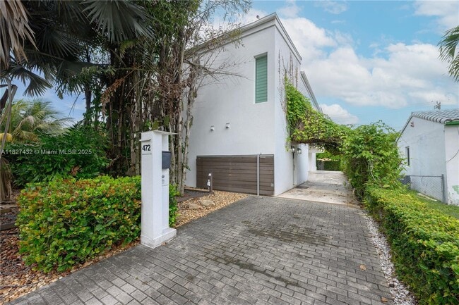 property at 472 Minola Dr