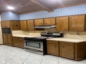 1119 Meadowvale Dr in Beaumont, TX - Building Photo - Building Photo