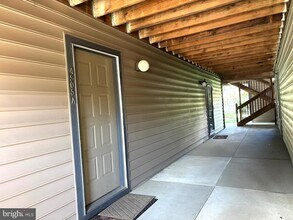 4905 Dunbarton Rd in Mount Laurel, NJ - Building Photo - Building Photo
