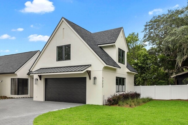 property at 3222 Holliday Ave