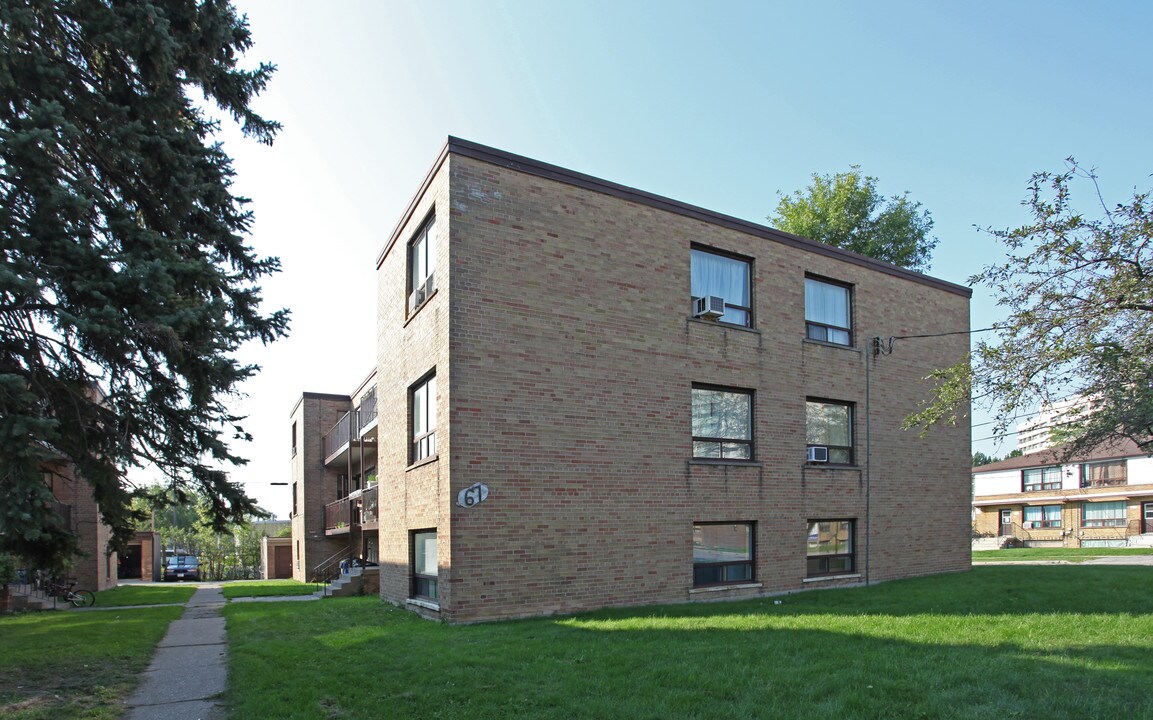 67 Wasdale Cres in Toronto, ON - Building Photo