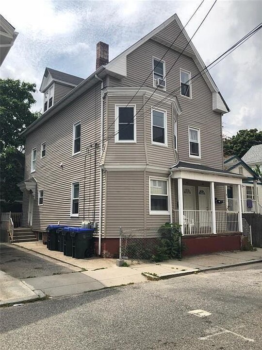 48 Pekin St, Unit 3 in Providence, RI - Building Photo