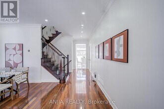 203 James Ratcliff Ave in Whitchurch-Stouffville, ON - Building Photo - Building Photo