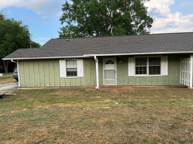 property at 11 Glenda Dr
