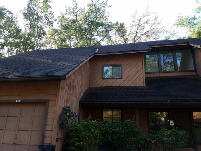 property at 462 Newport Dr