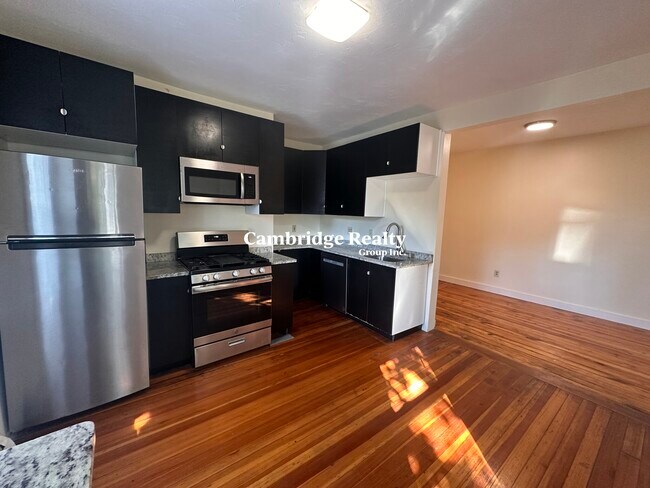 66 Pleasant St, Unit 3