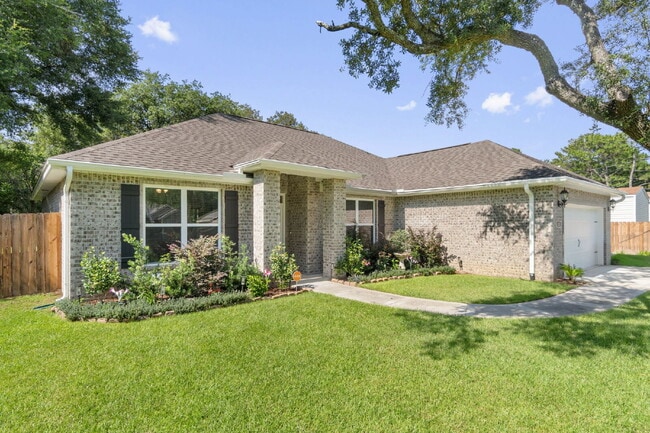 103 Short St in Fort Walton Beach, FL - Foto de edificio - Building Photo