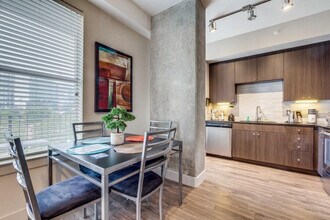 3600 Henson St in Dallas, TX - Building Photo - Building Photo