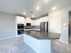 385 Breve Ct in Las Vegas, NV - Building Photo - Building Photo
