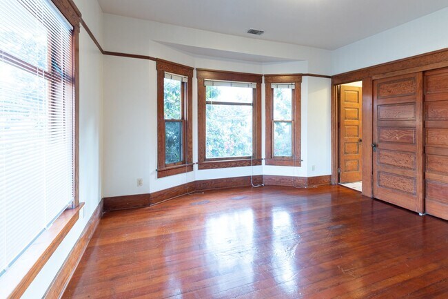 419 Cedar Ave in Long Beach, CA - Building Photo - Building Photo
