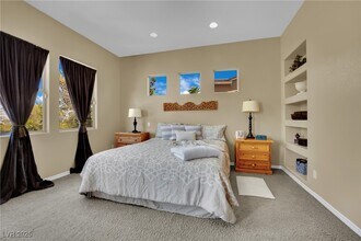 1004 Golden Age Ct in Las Vegas, NV - Building Photo - Building Photo