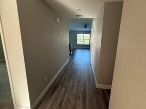 7326 34th Ct E in Sarasota, FL - Building Photo - Building Photo