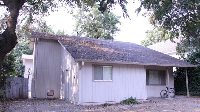 property at 818 W 1st St