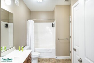 6115 Tidewater Dr, Unit 243 in Norfolk, VA - Foto de edificio - Building Photo