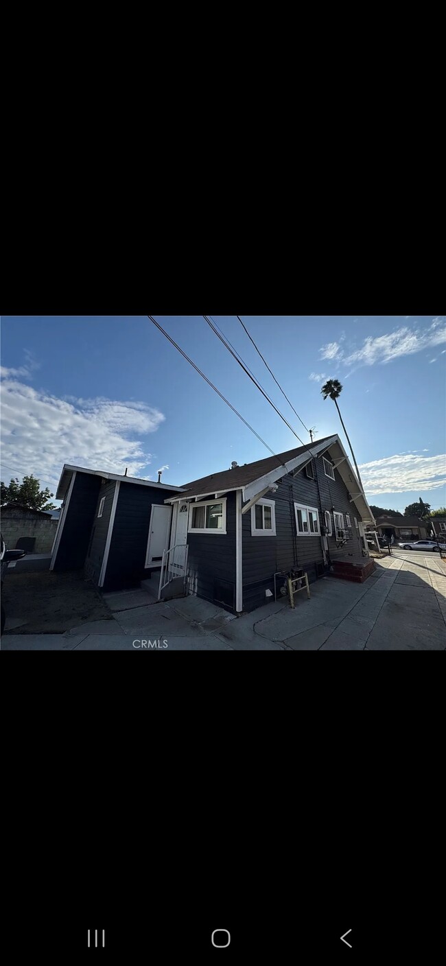 property at 4312 Walton Ave