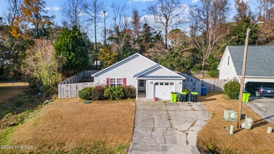 132 Oakley Dr in New Bern, NC - Building Photo - Building Photo